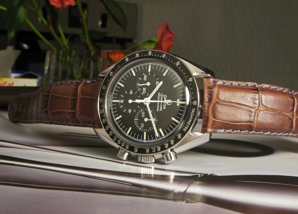 omega speedmaster professional box