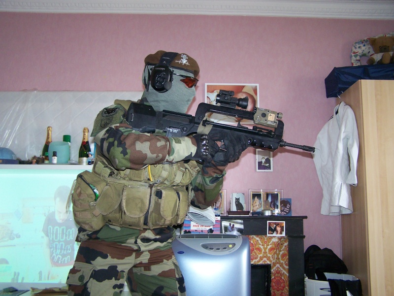 France-Airsoft -> Galerie -> Voir l'image -> Famas Custom by Avirex V2